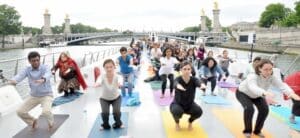 Yoga sur bateau mouche